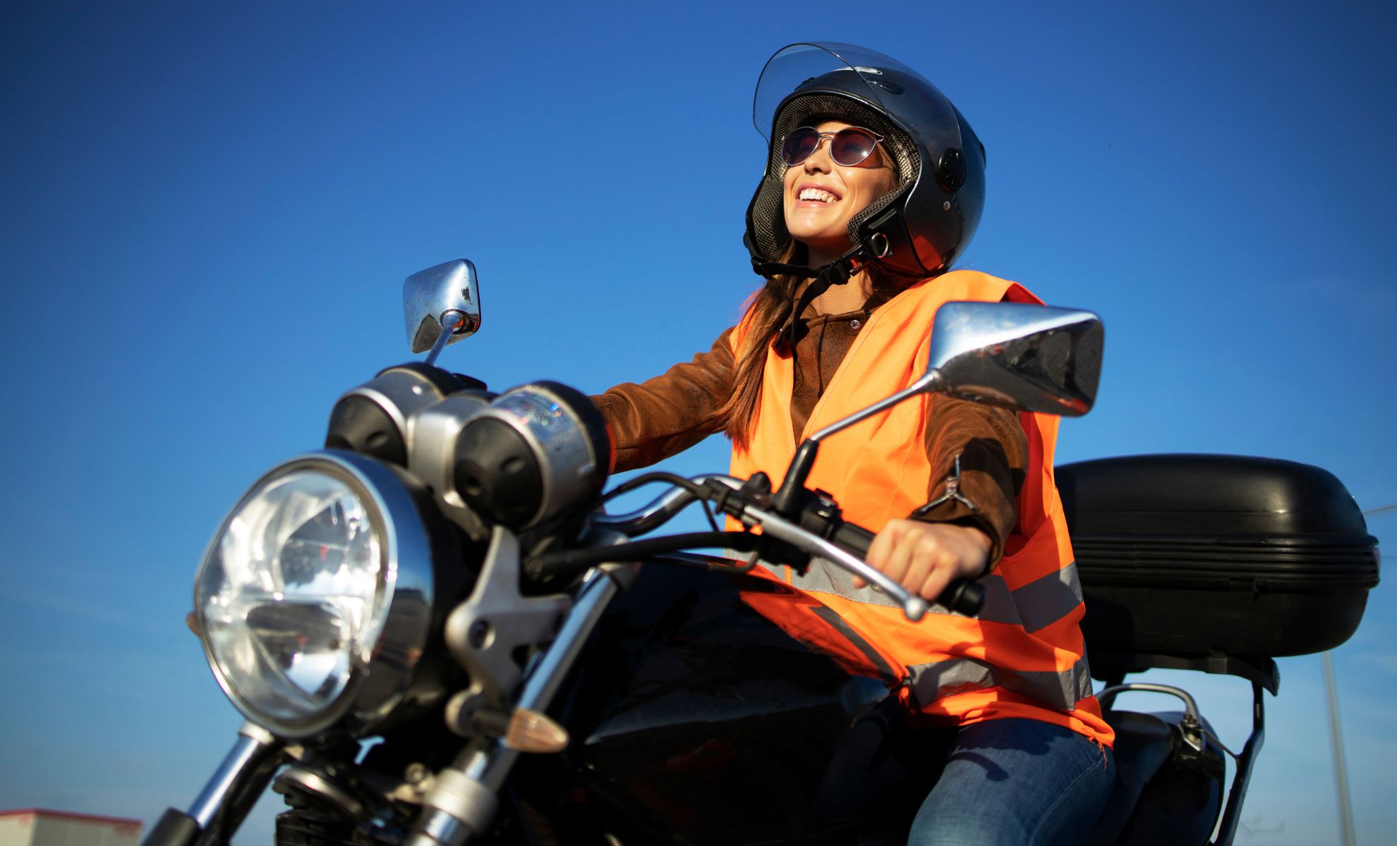 Le gilet de haute visibilité moto